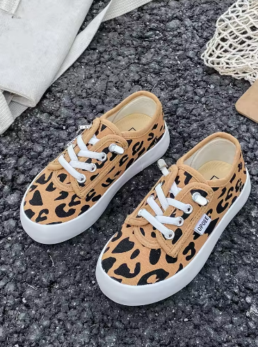 White cloth shoes baby white shoes middle sneakers children's canvas shoes Spring and autumn Korean version simple boy and girl
